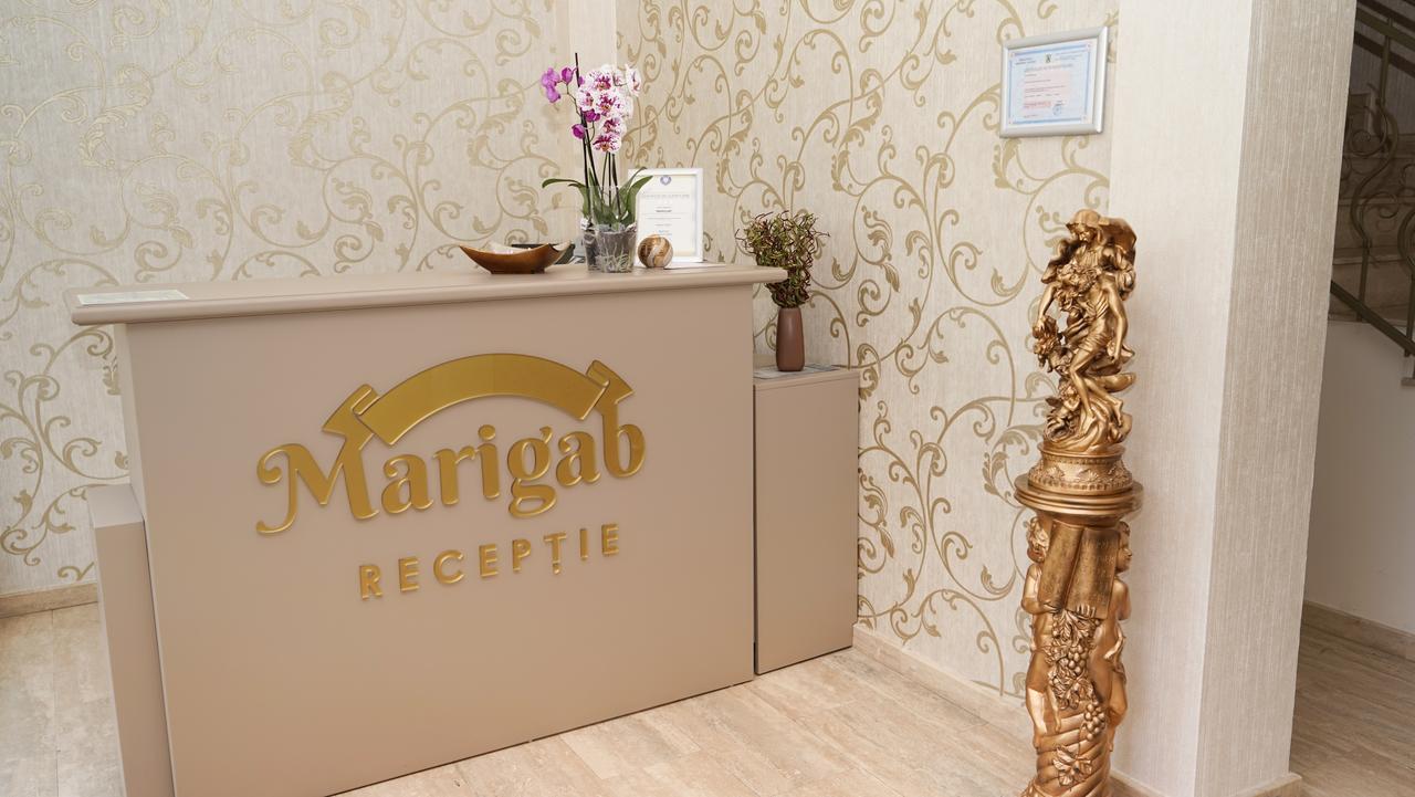Marigab Aparthotel Turceni Exteriör bild